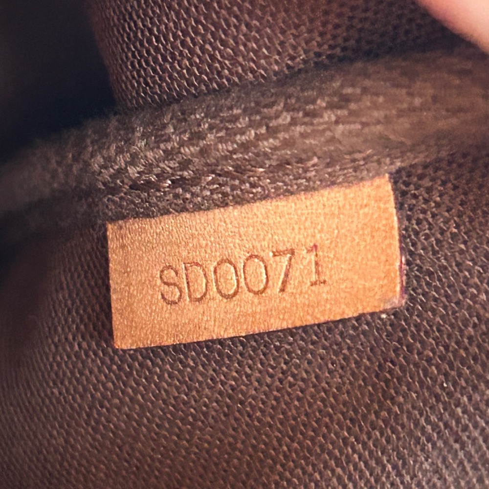 Beautiful 💯% authentic Louis Vuitton POCHETTE accessories monogram - Picture 2 of 12